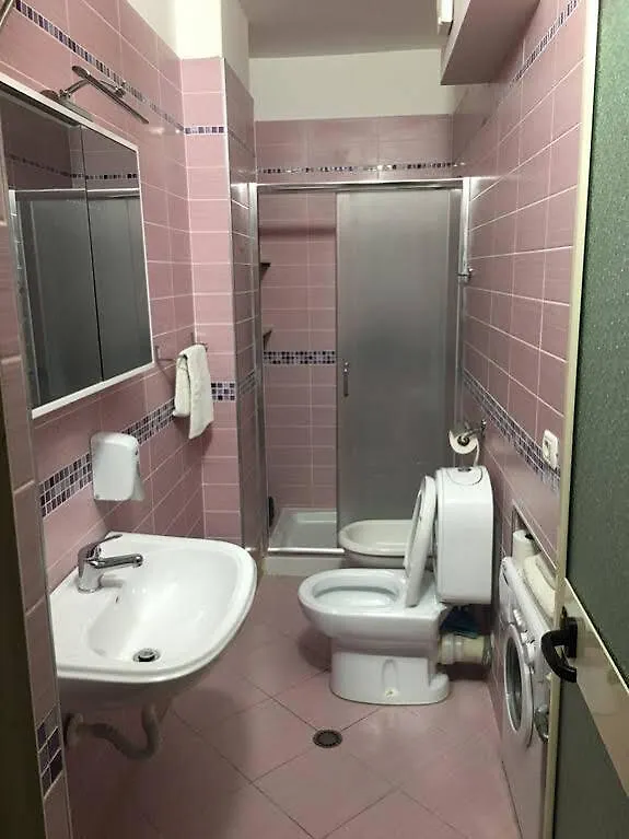 Espana Aparthotel Škalngur