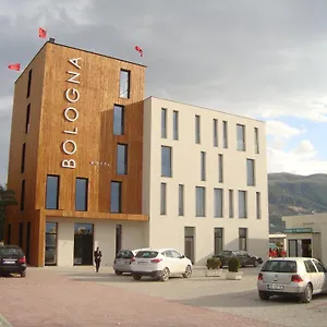Hotel Bologna, Wlora