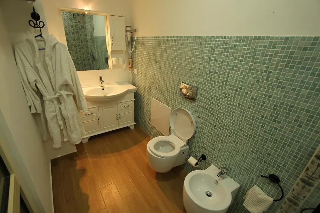 Espana Aparthotel Škalngur 3*,