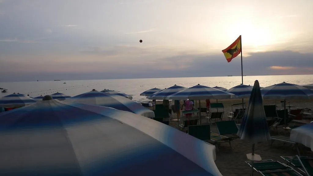 Espana Aparthotel Škalngur Hotel